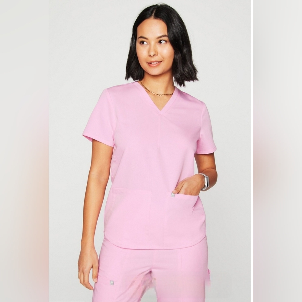 Fabletics Method 2-Pocket Scrub Top 2X - image 1